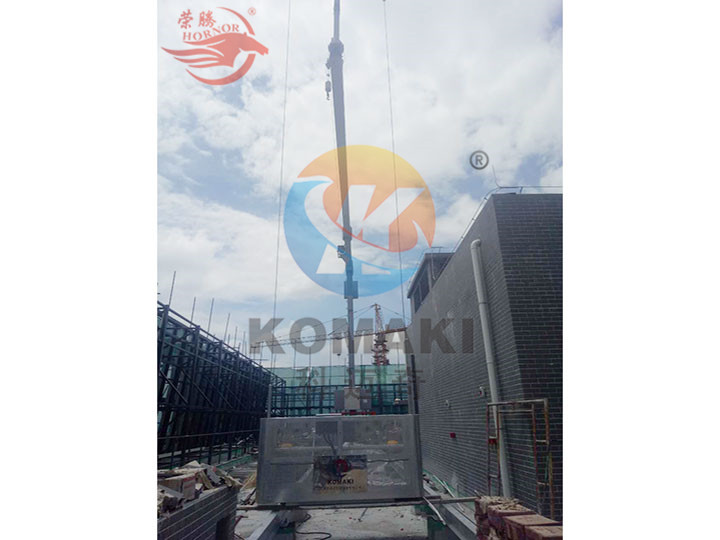 廣州黃埔中鼎名城擦窗機(jī)